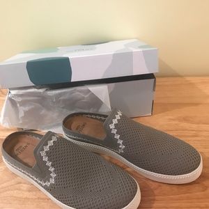 BRAND: Earth Origins   SIZE: 9  COLOR: Granite